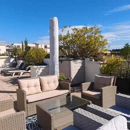 Exceptional Rooftop Terrace With Panoramic Sea View *